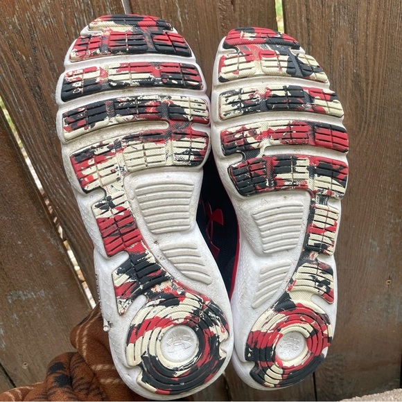 UNDER ARMOUR Men’s Black Red Charged Assert Sneakers Size 8.5 - Picture 9 of 10